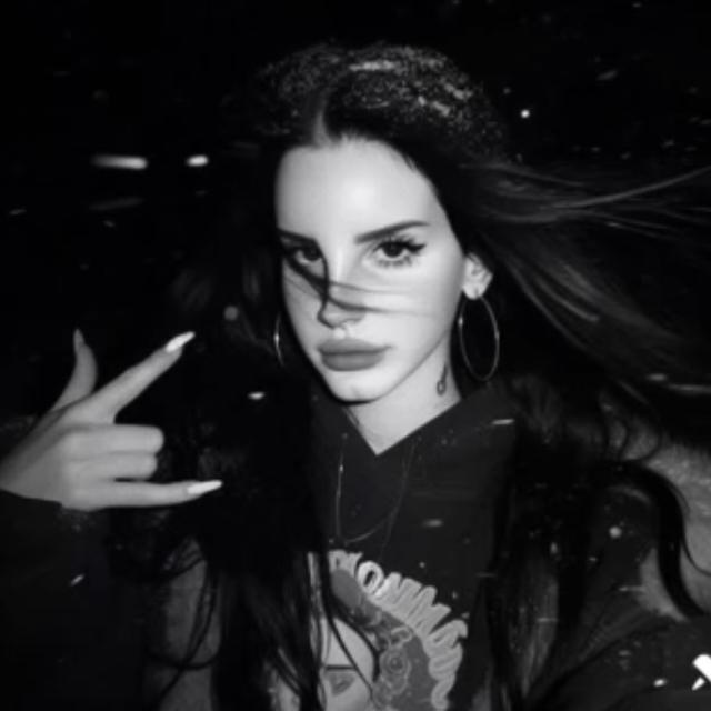 Lana Del Rey 🍒